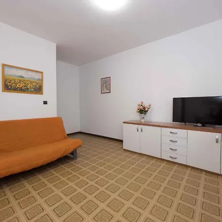 Apartment In Lignano 21670