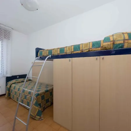In Lignano 21670 Apartment *
